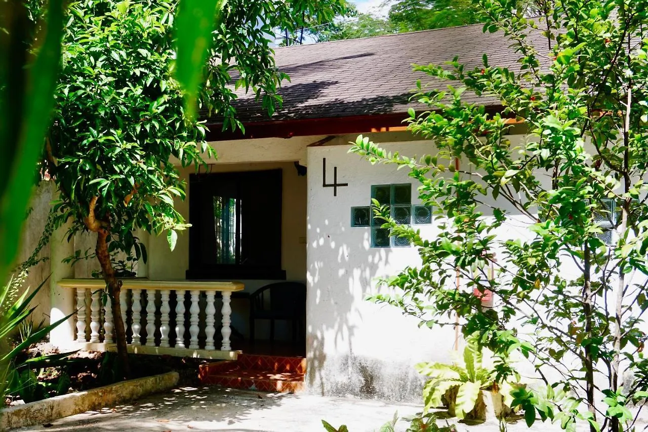 Flower Garden Resort 팡라오