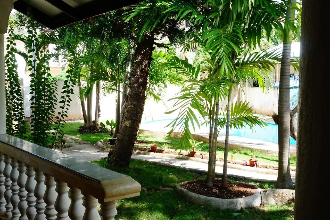 호텔 Flower Garden Resort 팡라오
